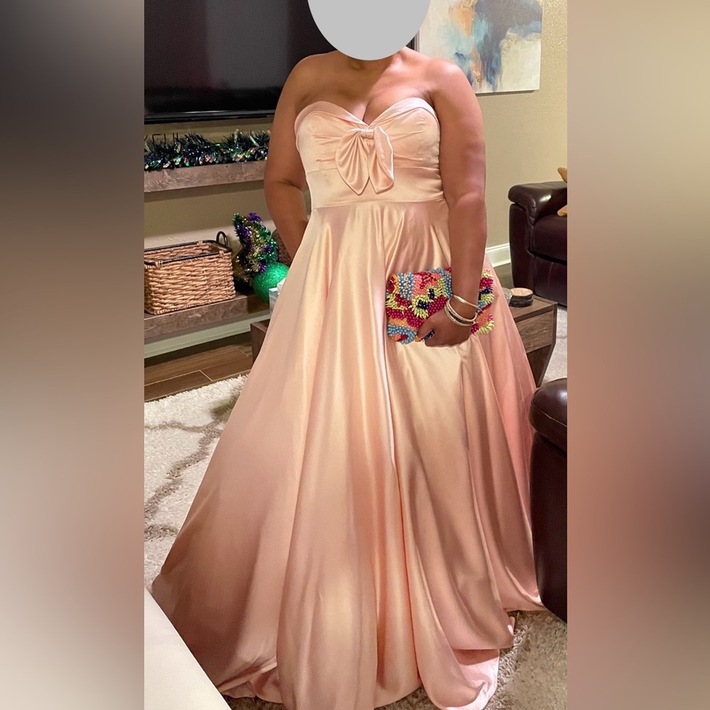 Authentic Mac Duggal Gown